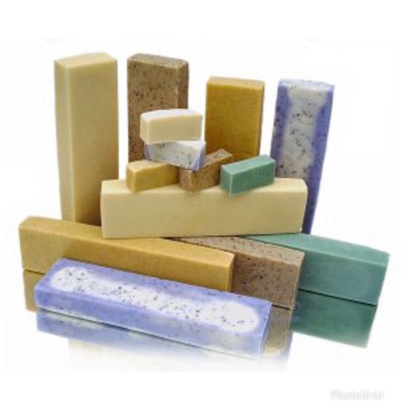 Meet your Posher, Debra - Picture 2 of 2